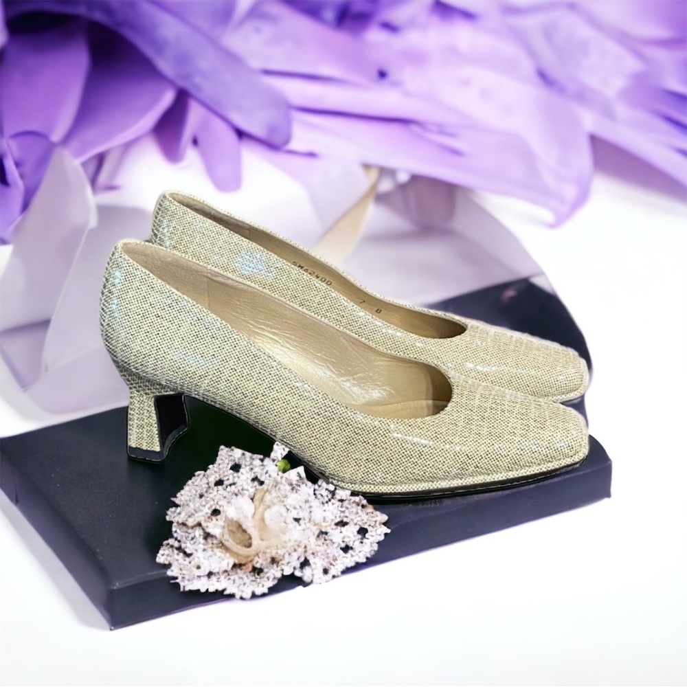 Stuart Weitzman Beige Leather Line Look Beige Pumps 7B